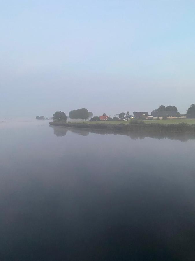 B&B Ganzendiep Aan Het Water Grafhorst Bagian luar foto
