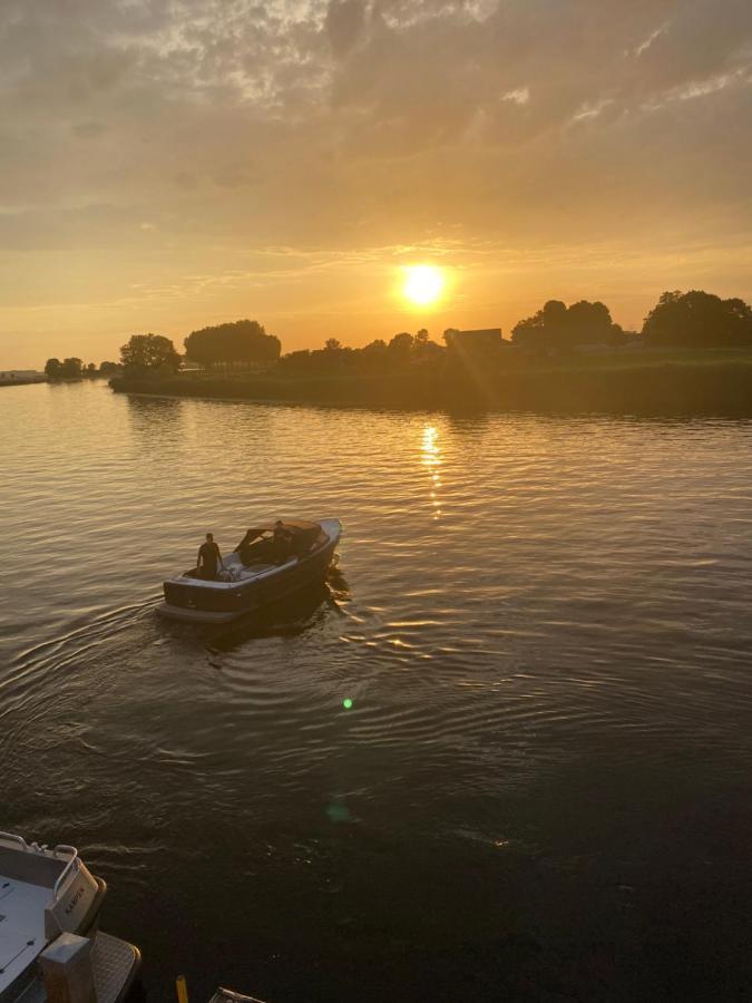 B&B Ganzendiep Aan Het Water Grafhorst Bagian luar foto